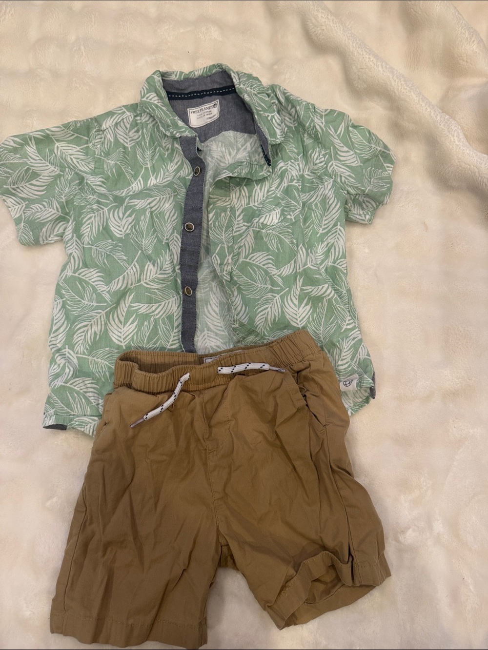 Free Planet Mint Green Leaf-Print Short-Sleeve Button-Down Shirt